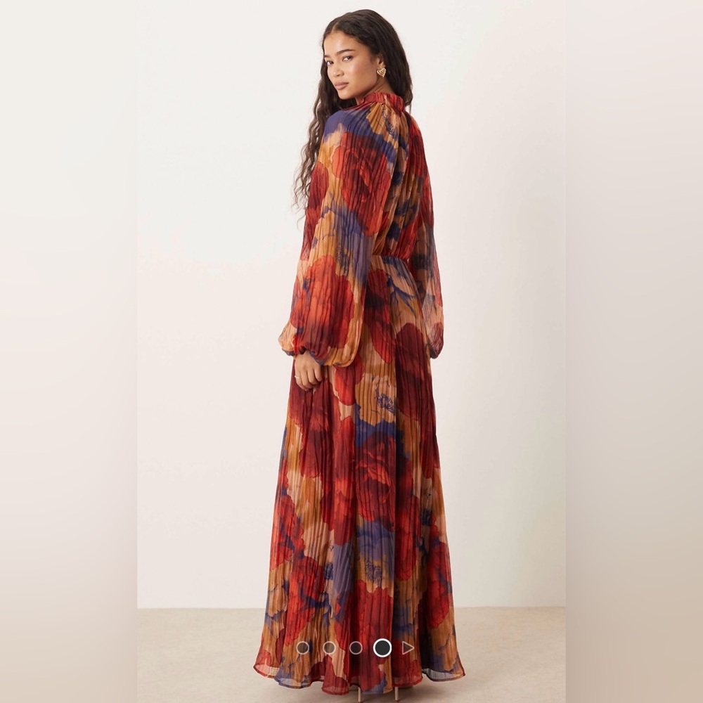 ASOS DESIGN High neck crinkle maxi dress with blouson sleeve in red blue floral - Picture 4 of 4